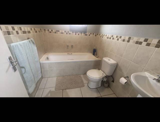 2 BEDROOM TOWNHOUSE FOR SALE IN PRINCESS AH